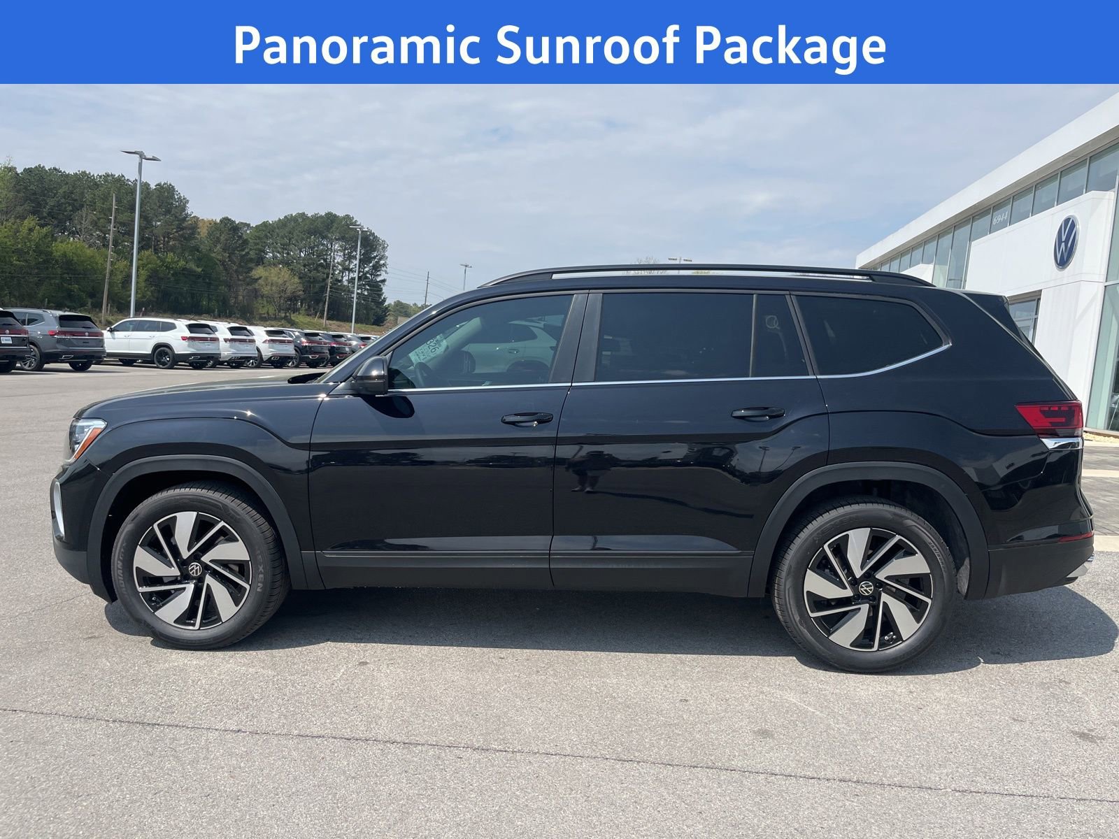 New 2026 Volkswagen Atlas SE image 3