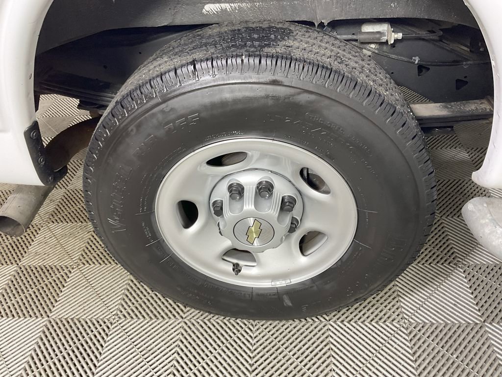 Used 2024 Chevrolet Express 2500 w/ Driver Convenience Package image 10