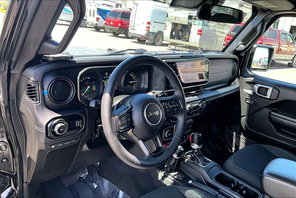 Used 2024 Jeep Wrangler Unlimited Rubicon 4xe AWD/4WD image 14