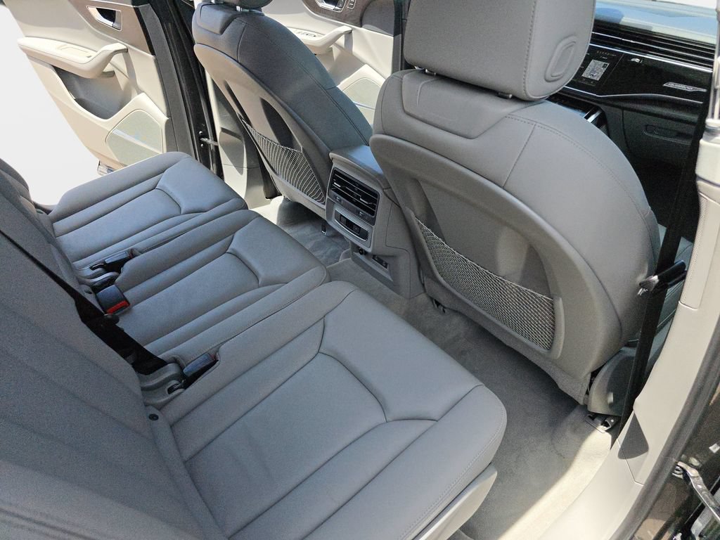Used 2023 Audi Q7 2.0T Premium Plus w/ Premium Plus Package AWD/4WD image 13