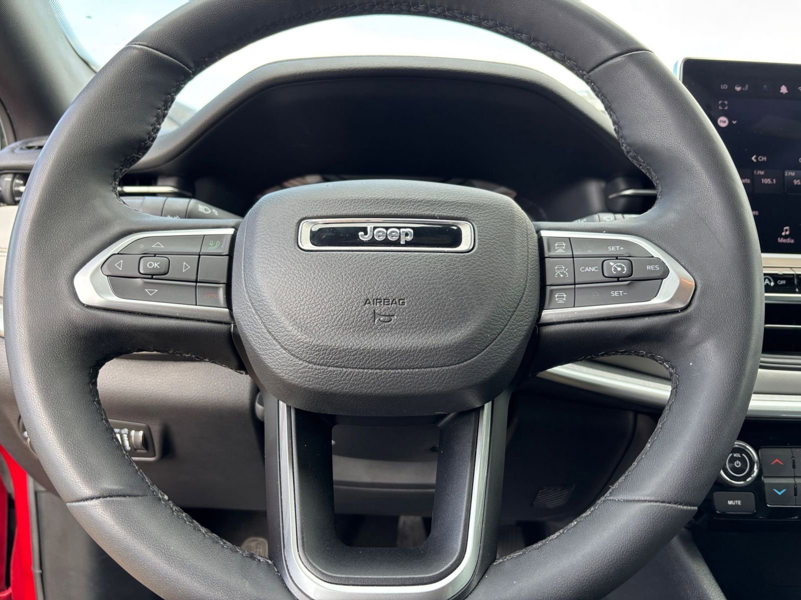 Used 2025 Jeep Compass Limited AWD/4WD image 29