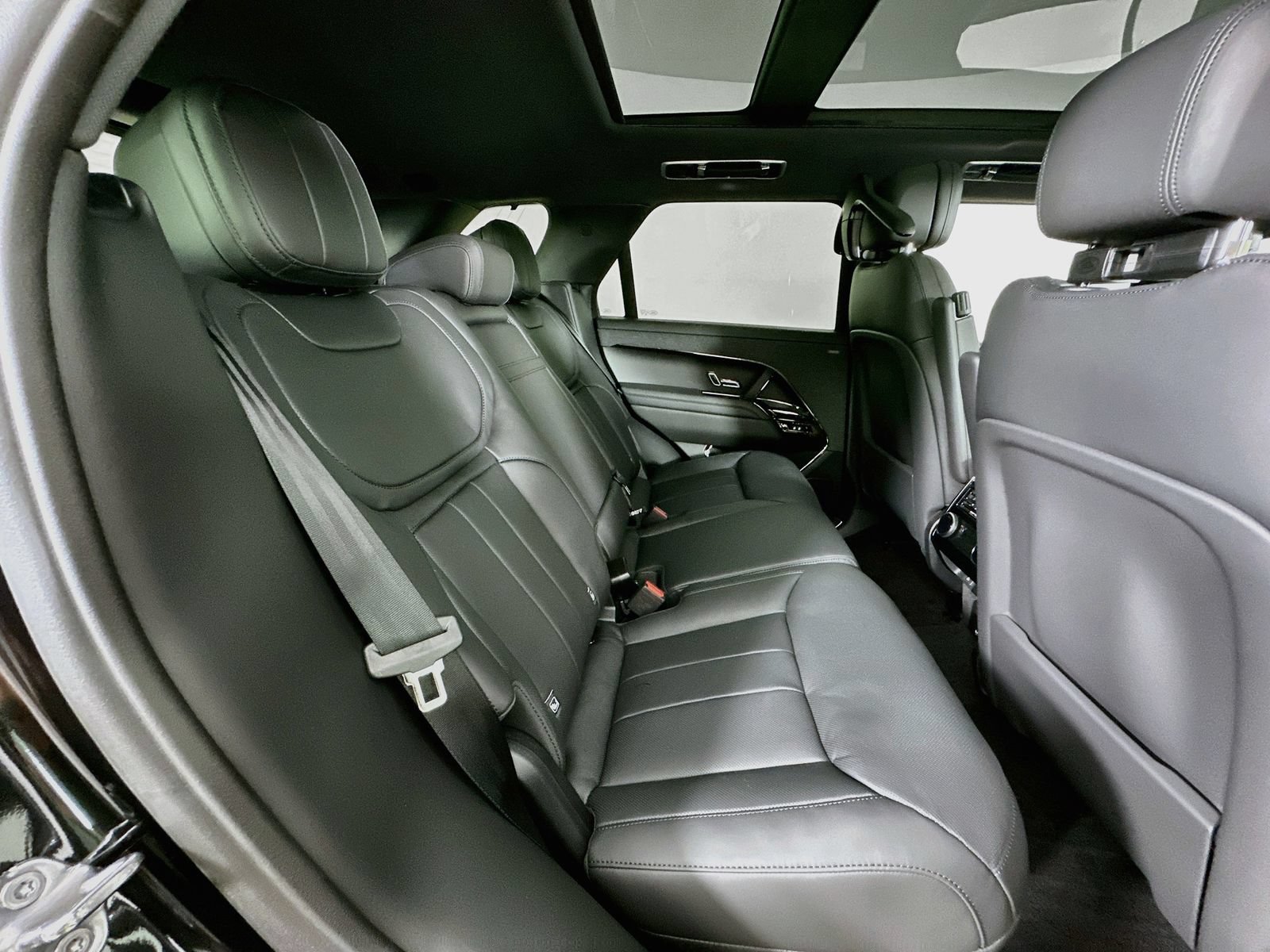 New 2027 Land Rover Range Rover Sport Dynamic SE AWD/4WD image 41