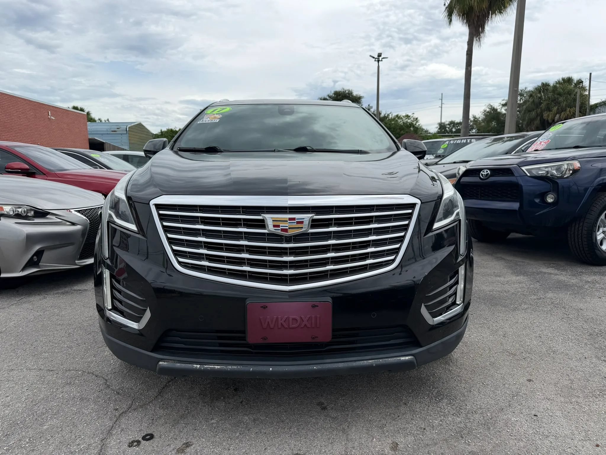 Used 2017 Cadillac XT5 Platinum AWD/4WD image 2