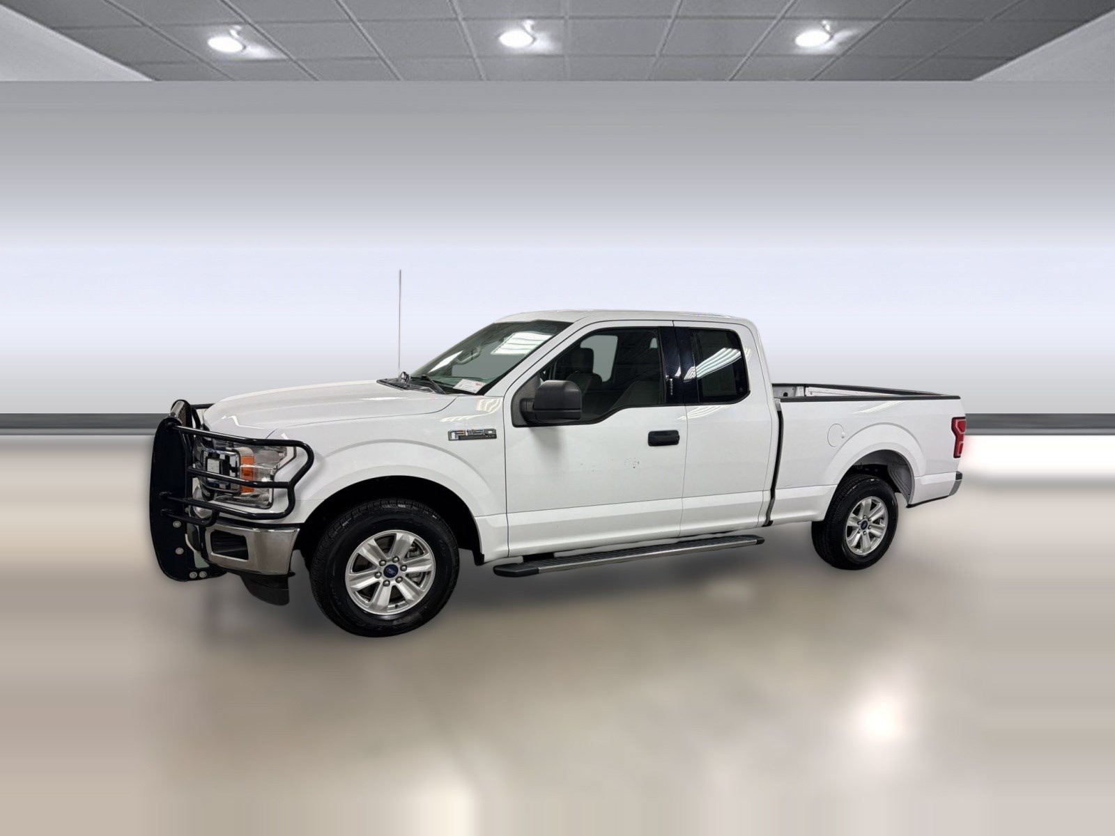 Used 2018 Ford F150 XLT w/ Trailer Tow Package RWD image 23