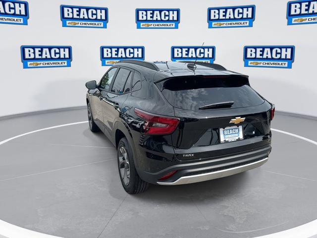 Used 2026 Chevrolet Trax LT FWD image 6