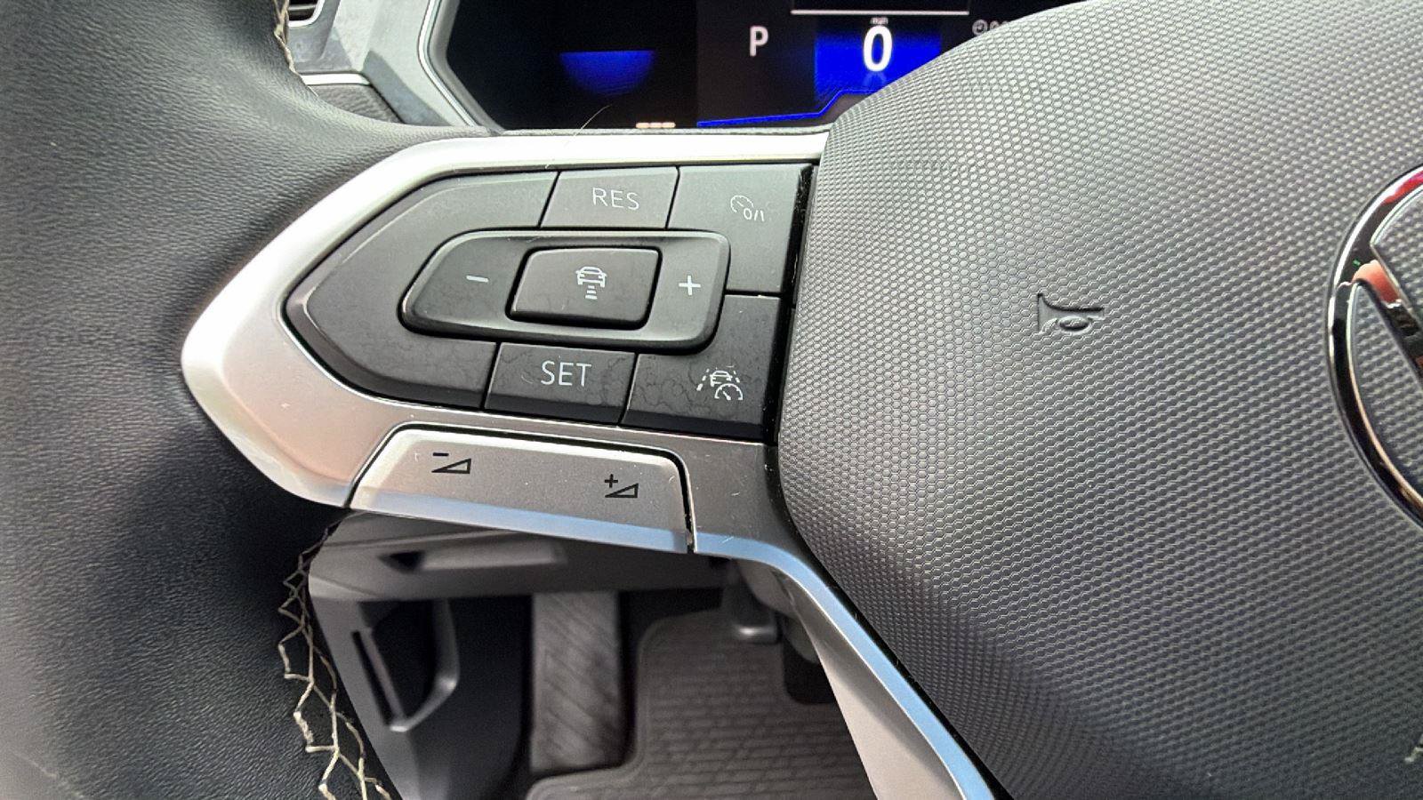 Used 2022 Volkswagen Tiguan SE FWD image 27