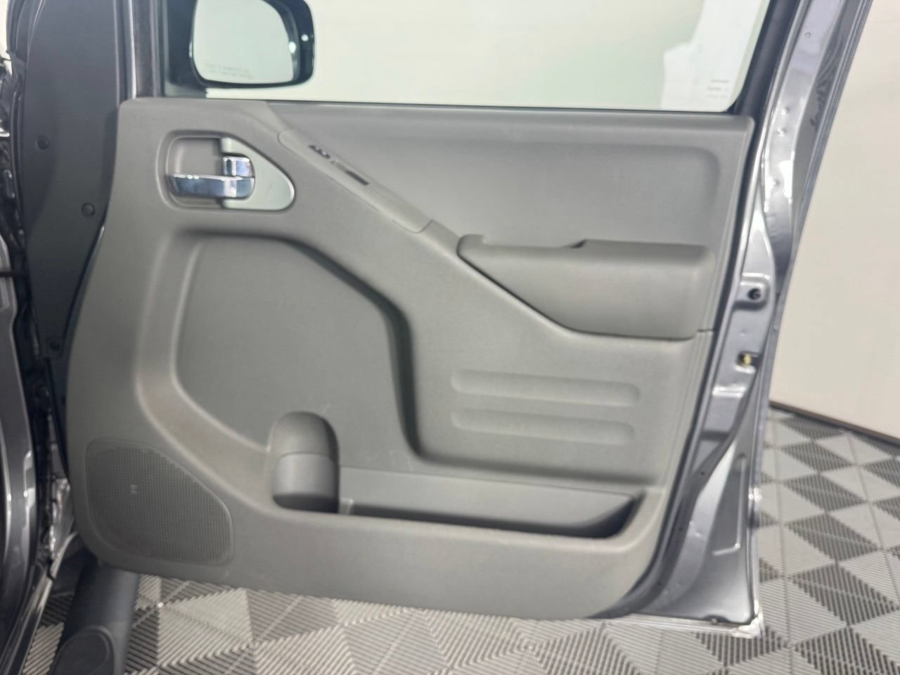 Used 2021 Nissan Frontier SV w/ Midnight Edition Floor Mats AWD/4WD image 31