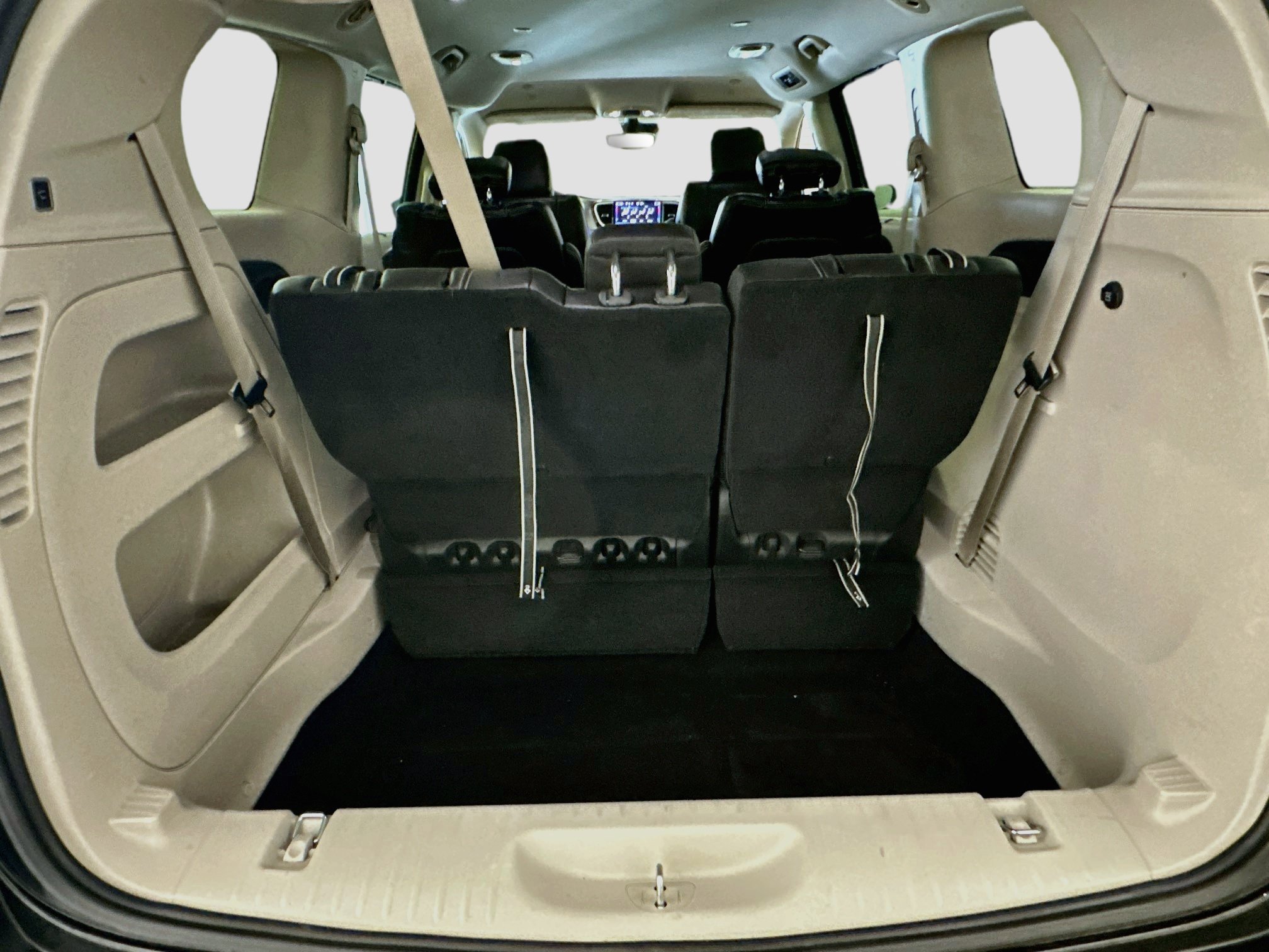Used 2023 Chrysler Pacifica Touring-L FWD image 30