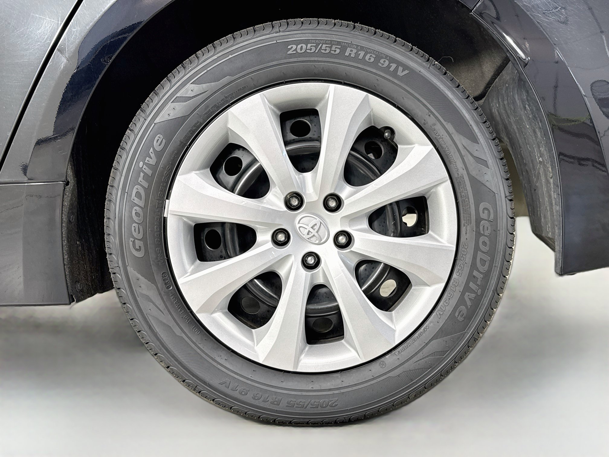 Certified 2024 Toyota Corolla LE FWD image 30