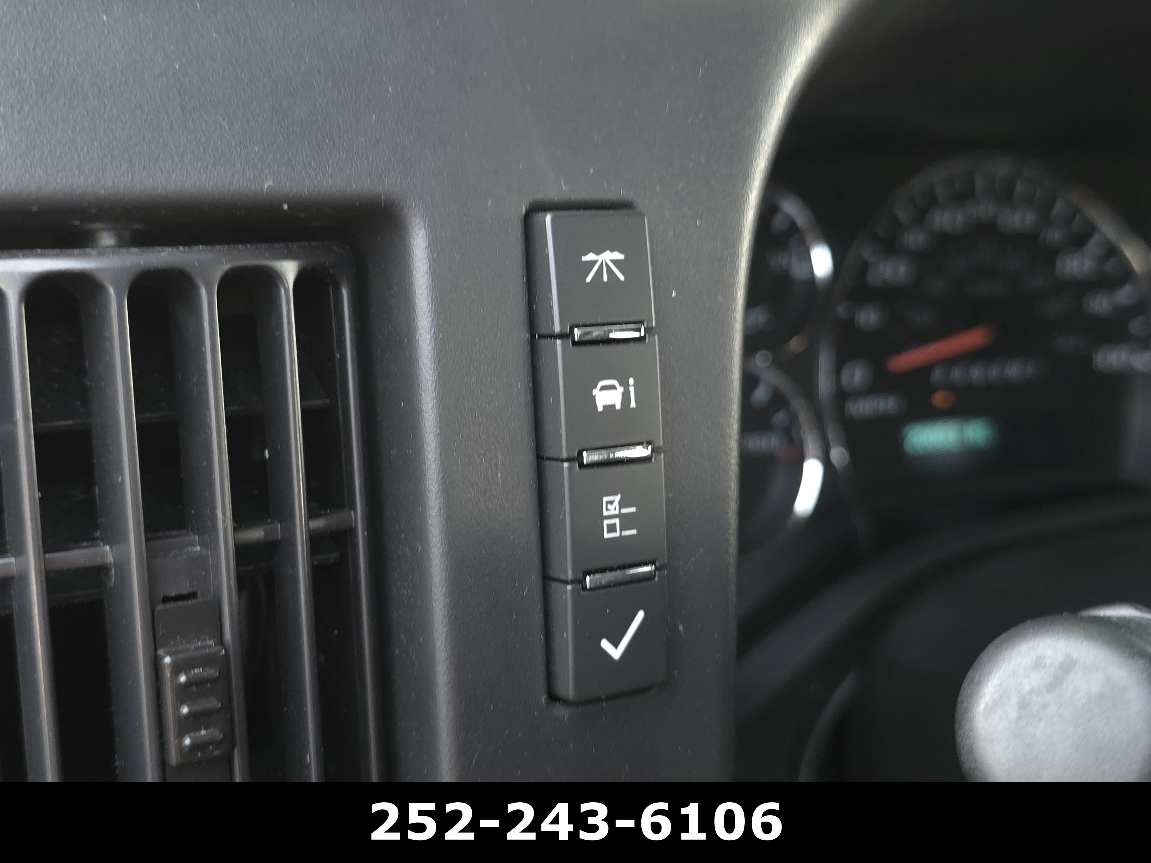 Used 2025 Chevrolet Express 2500 w/ Driver Convenience Package RWD image 19