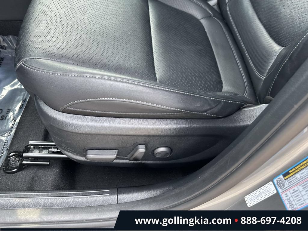 Certified 2024 Kia Seltos EX FWD image 16