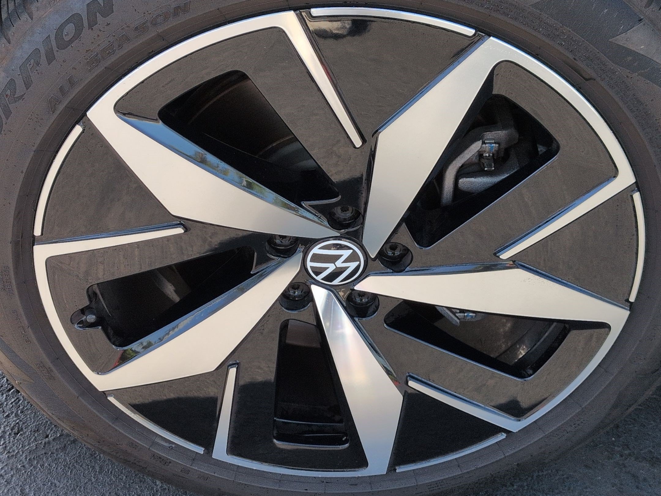 Used 2023 Volkswagen ID.4 Pro S AWD/4WD image 13