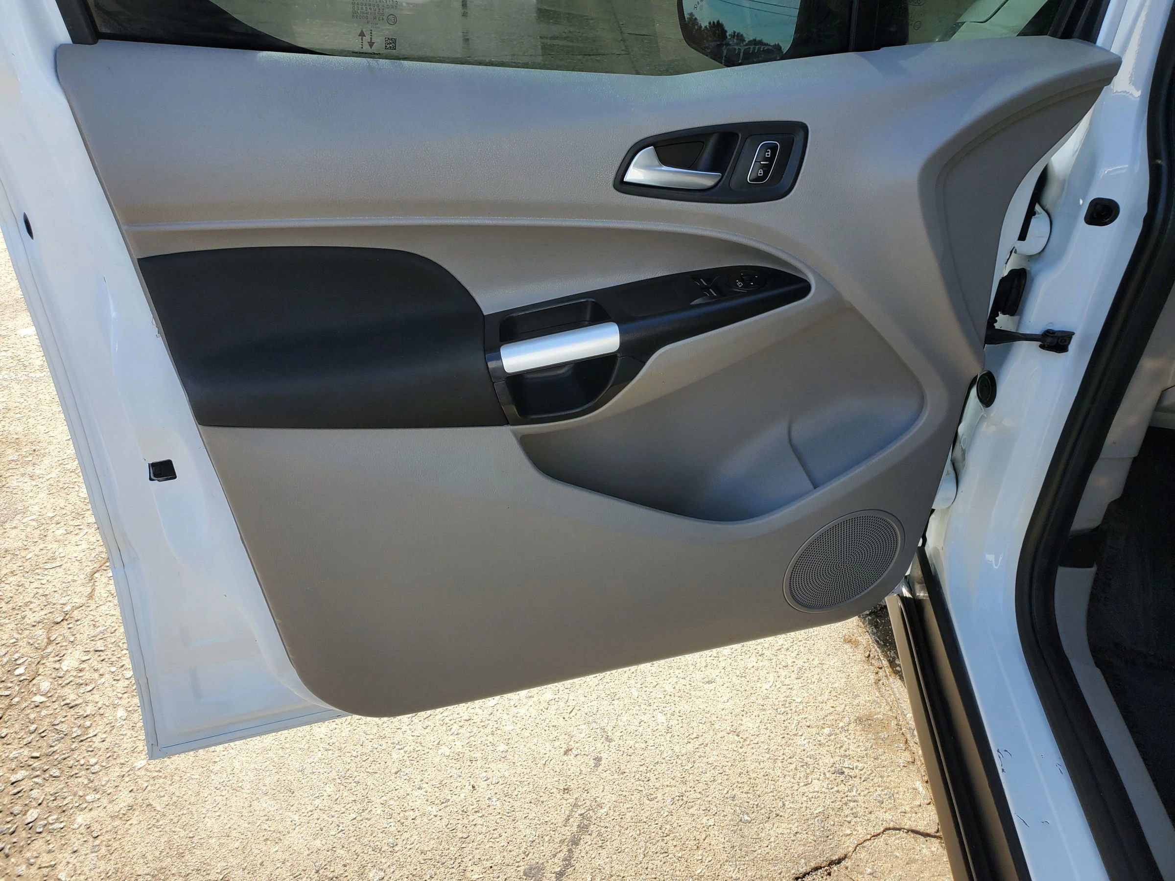 Used 2021 Ford Transit Connect XLT image 21