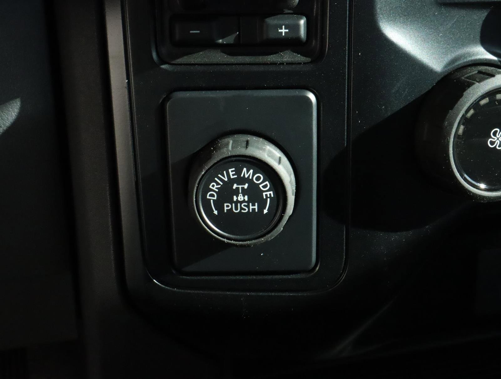 Used 2024 Ford F350 XL w/ XL Chrome Package image 12