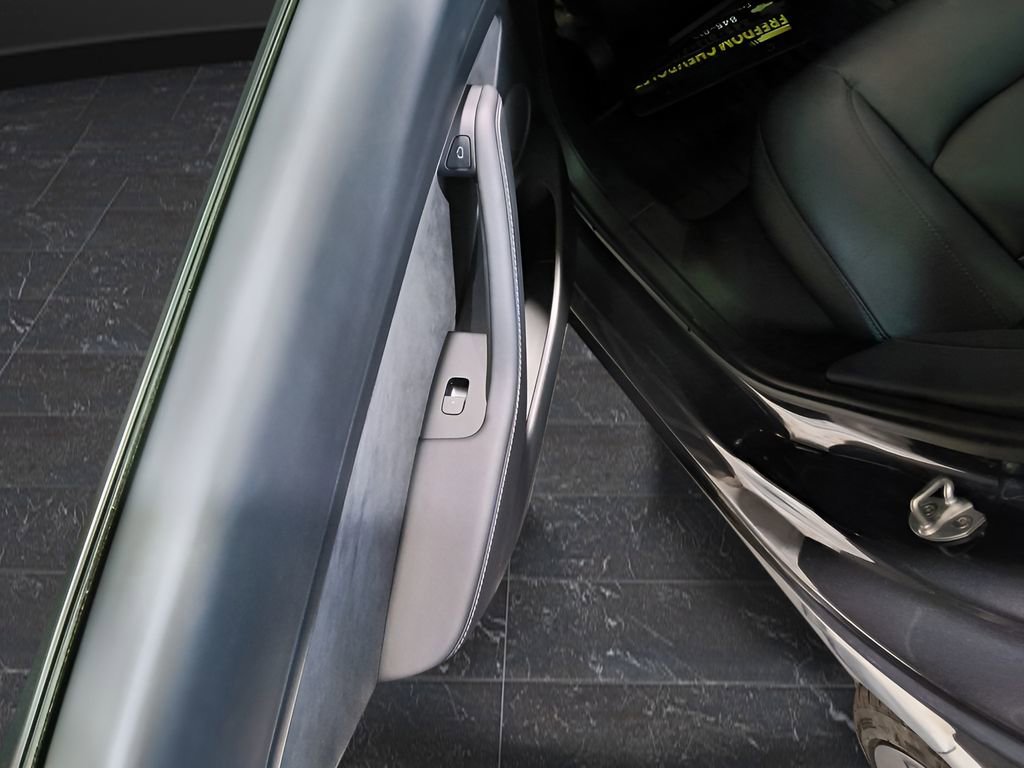 Used 2023 Tesla Model 3 Performance image 30