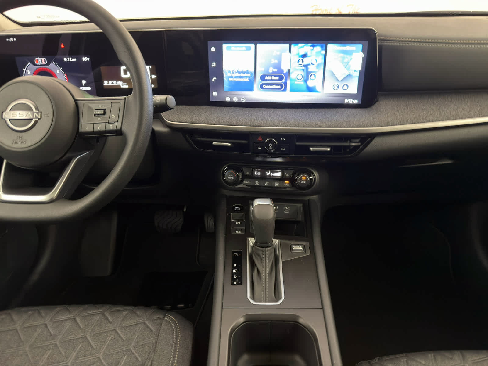 New 2026 Nissan Kicks SV w/ SV Premium Package FWD image 19