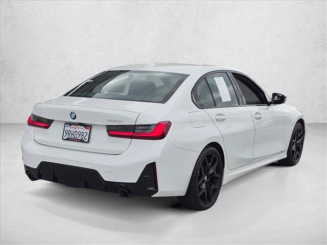 Used 2025 BMW 330i Sedan w/ M Sport Package RWD image 4