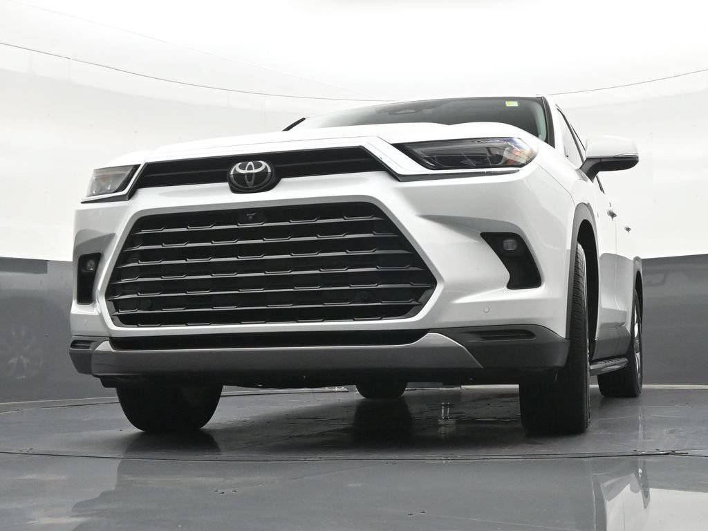 Used 2024 Toyota Grand Highlander AWD Hybrid image 31