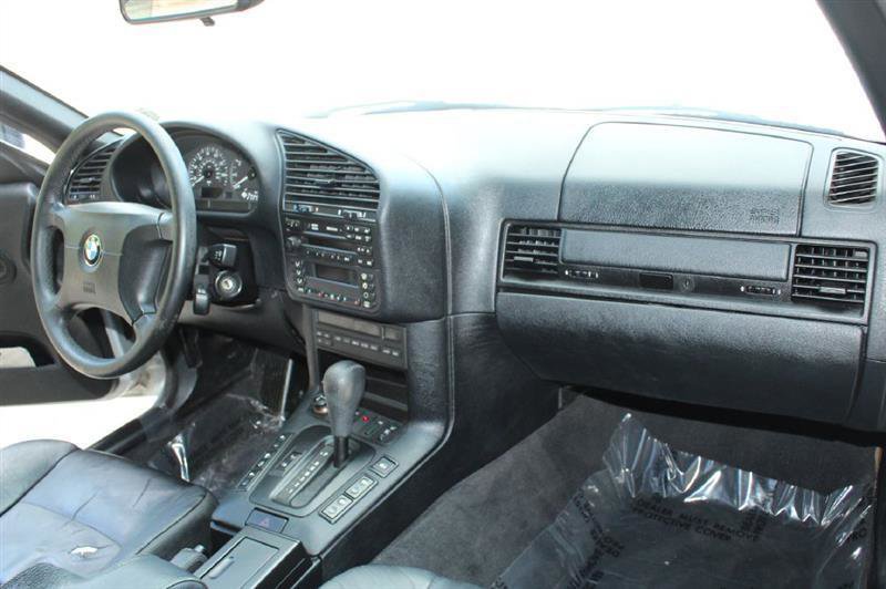 Used 1999 BMW 323i Convertible RWD image 11