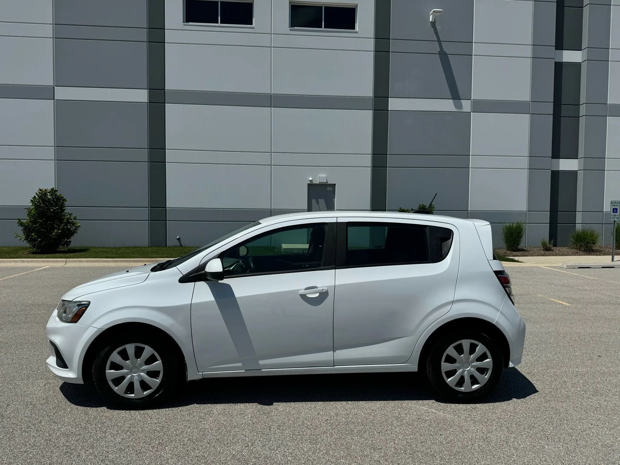 Used 2017 Chevrolet Sonic LT FWD image 8