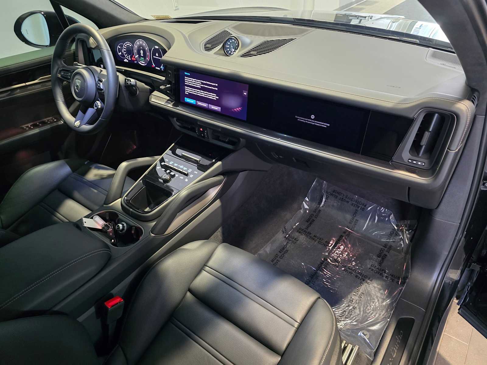 Used 2025 Porsche Cayenne Turbo image 13