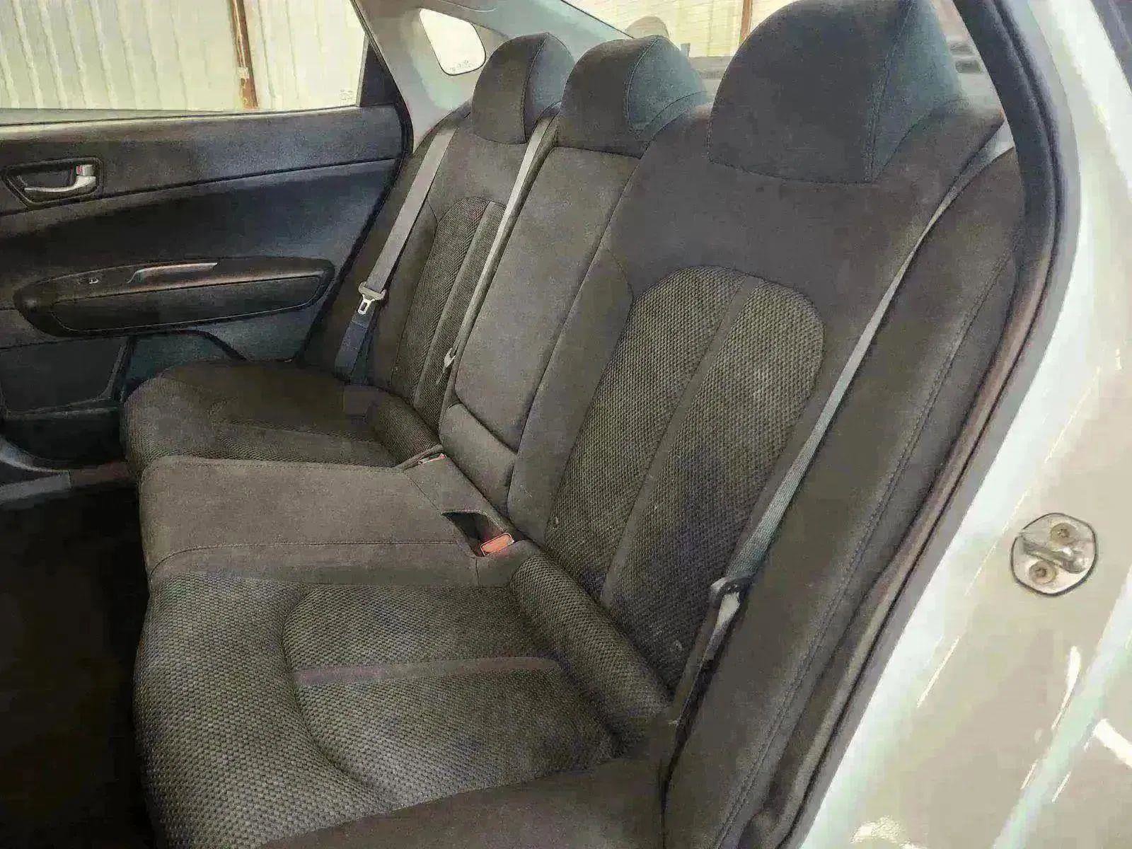 Used 2020 Kia Optima LX image 21