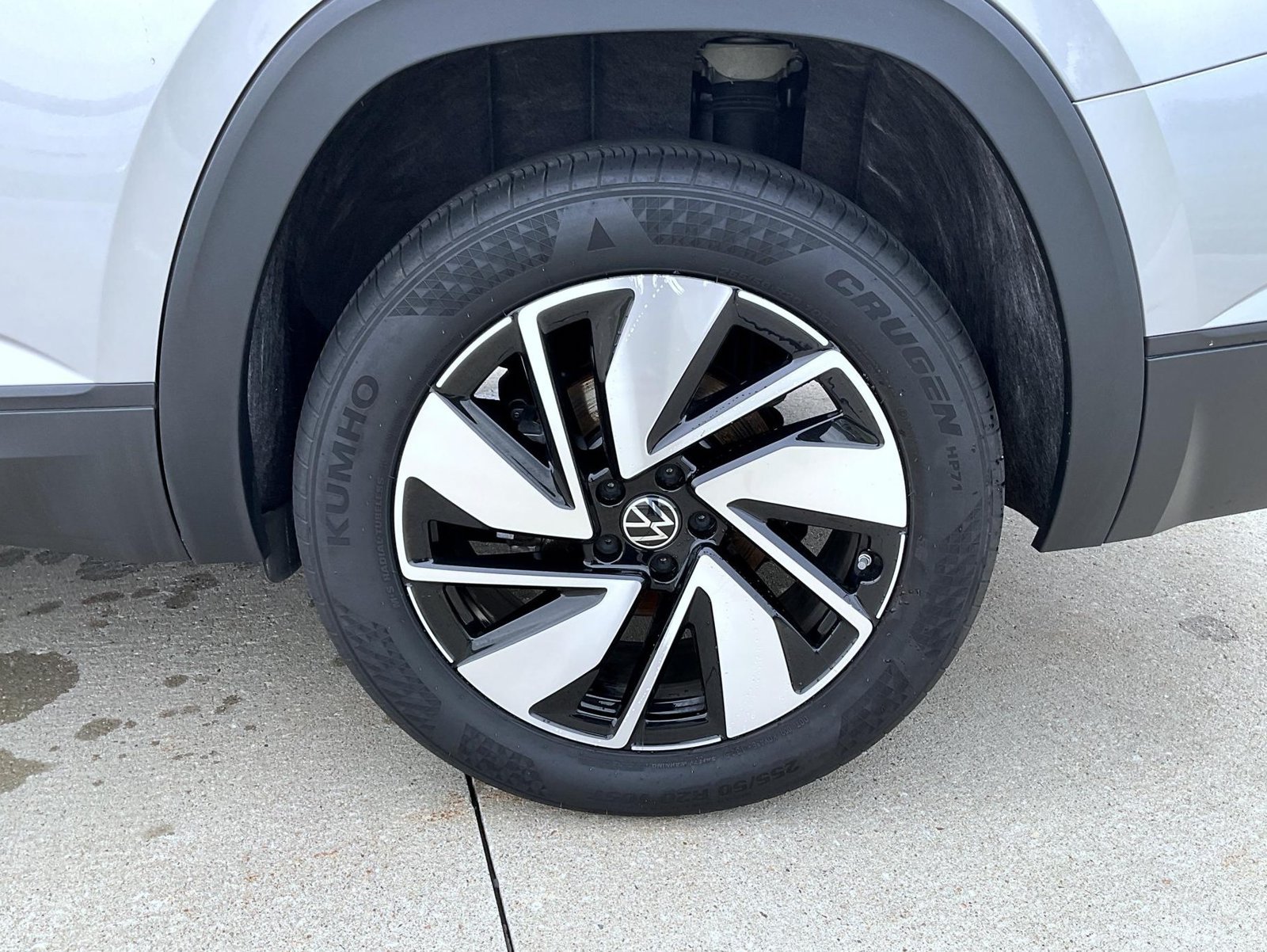 Used 2025 Volkswagen Atlas SE AWD/4WD image 24