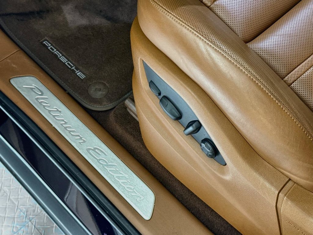 Certified 2023 Porsche Cayenne Platinum Edition AWD/4WD image 26