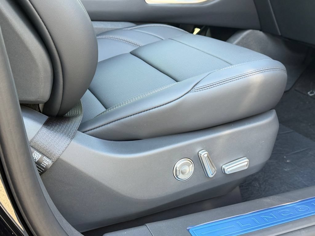 New 2026 Lincoln Nautilus Premier w/ Equipment Group 102A AWD/4WD image 18