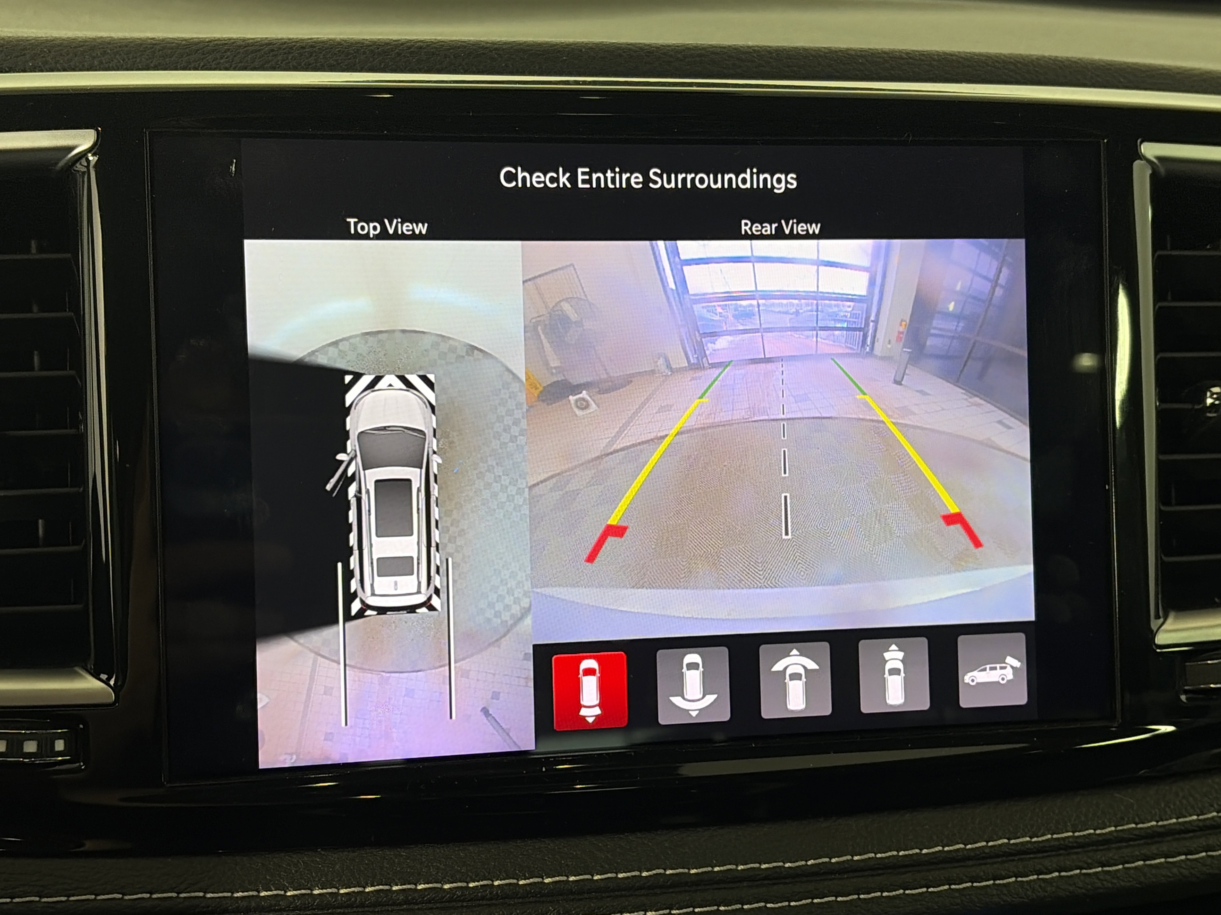 Used 2022 Chrysler Pacifica Limited image 24