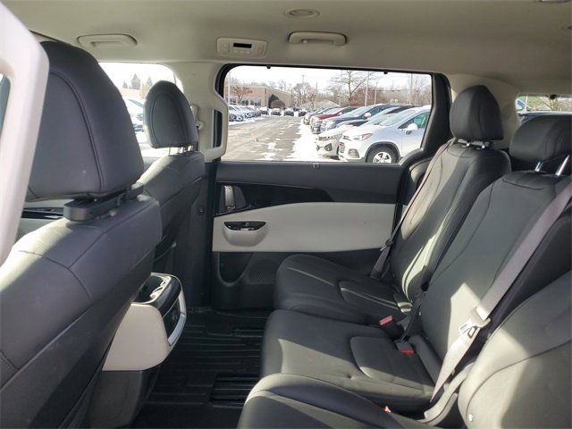 Certified 2023 Kia Carnival EX image 9