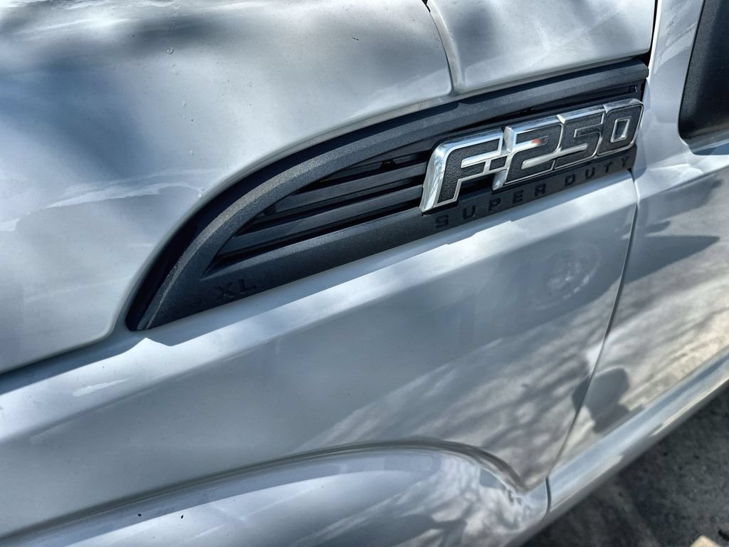 Used 2015 Ford F250 XL w/ Power Equipment Group RWD image 3