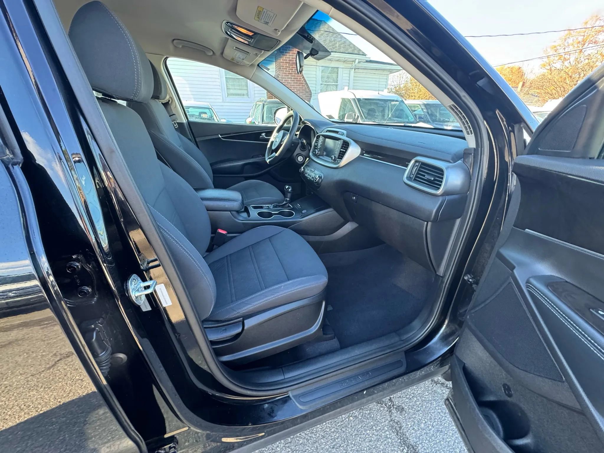 Used 2018 Kia Sorento LX Sport Utility 4D image 32