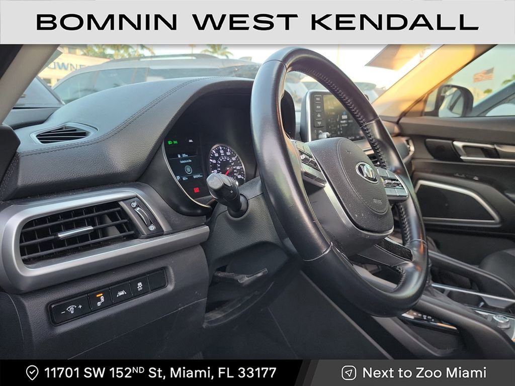 Used 2021 Kia Telluride LX image 3