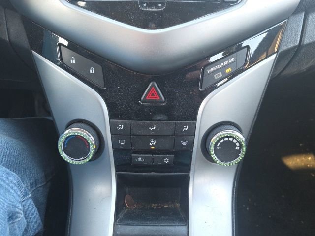 Used 2014 Chevrolet Cruze LT image 17