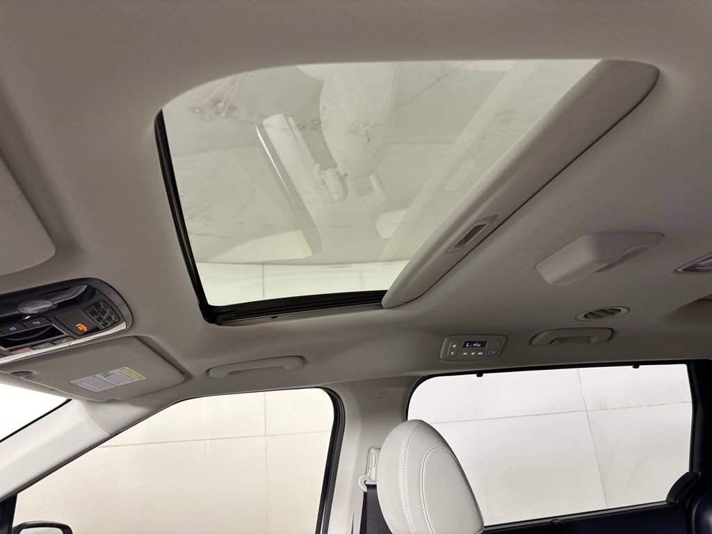 New 2026 Kia Carnival SX Prestige FWD image 34