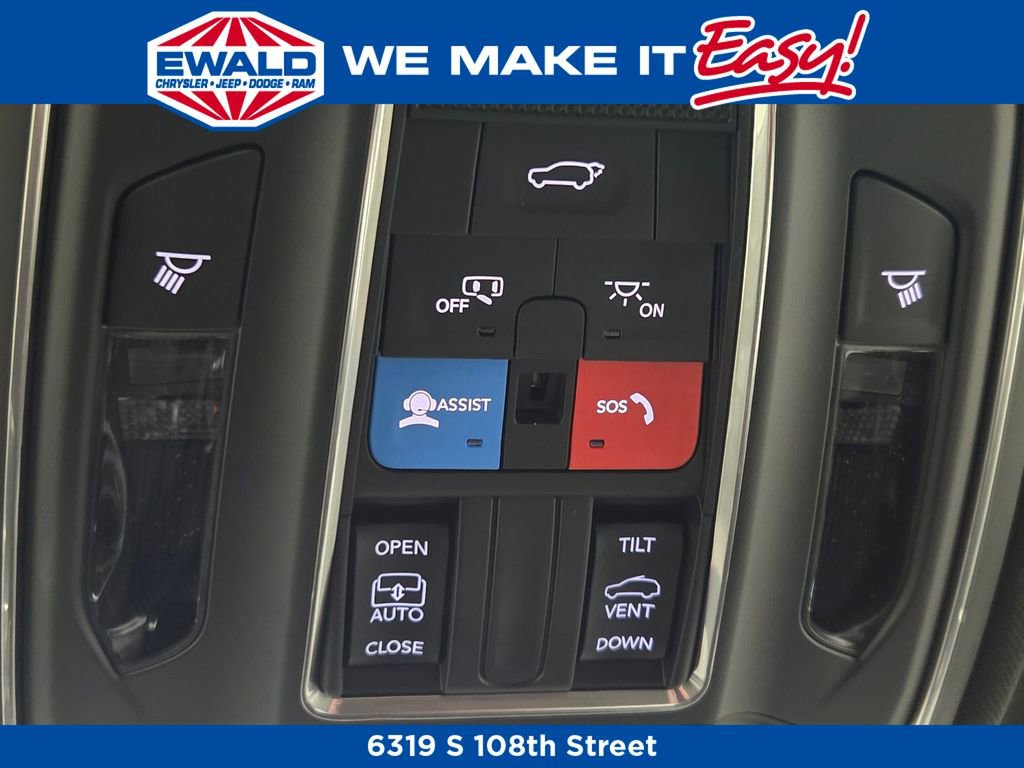 New 2026 Jeep Grand Cherokee Altitude image 14