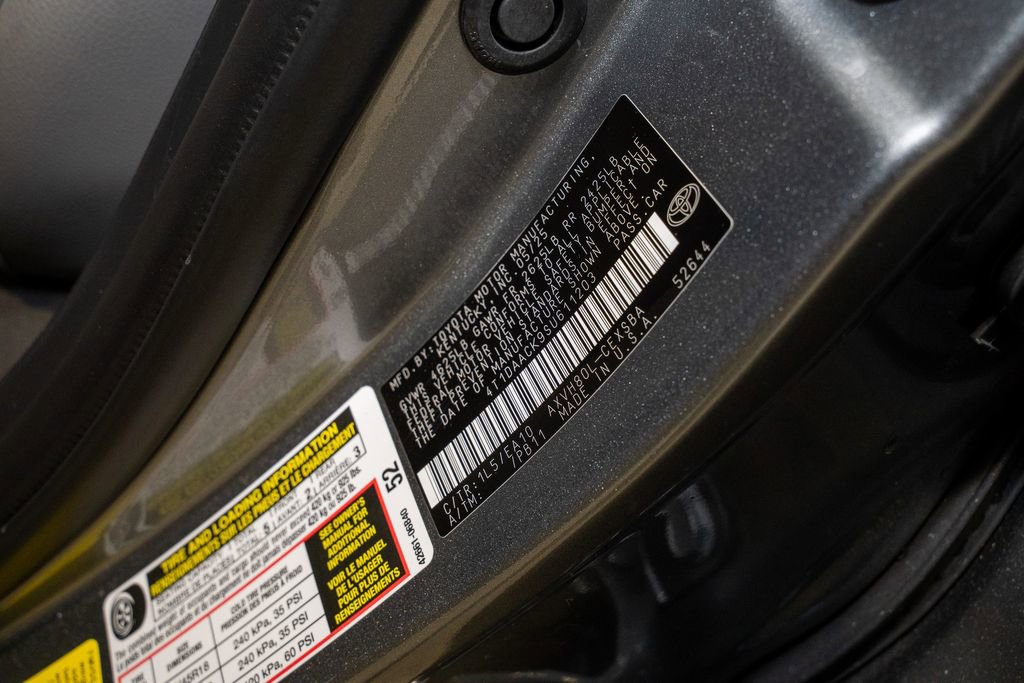 Used 2025 Toyota Camry SE image 13