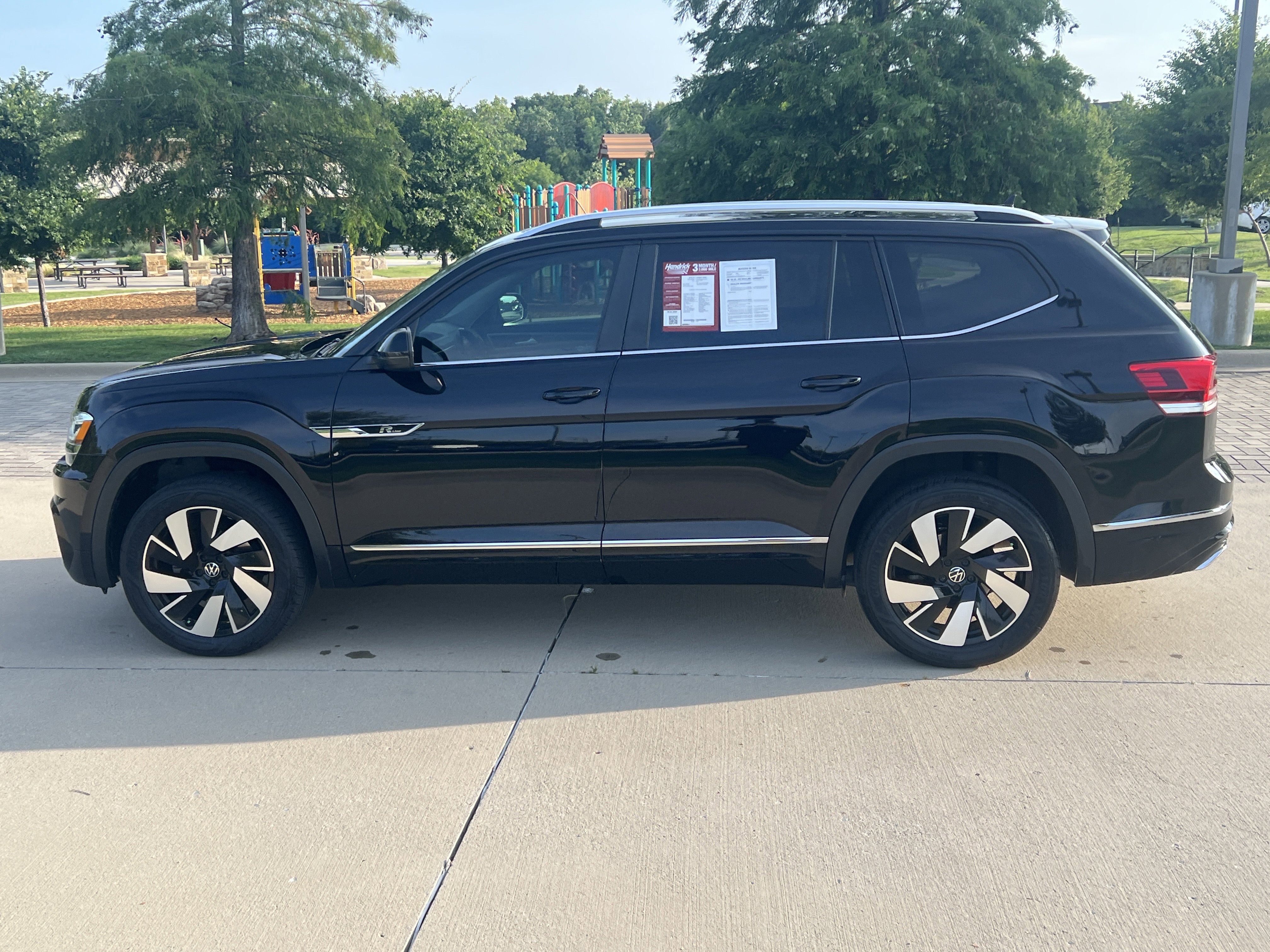Used 2019 Volkswagen Atlas SE w/ Panoramic Sunroof Package FWD image 7