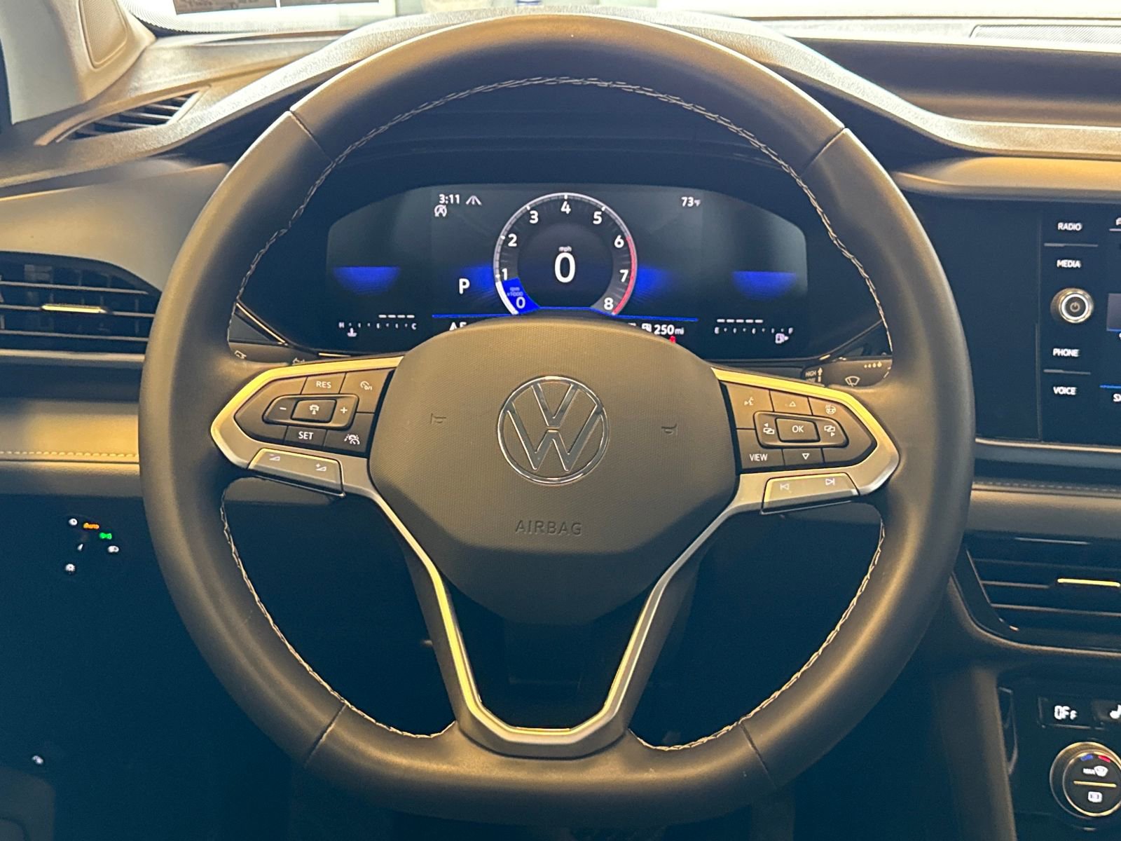 Certified 2024 Volkswagen Taos SE AWD/4WD image 15