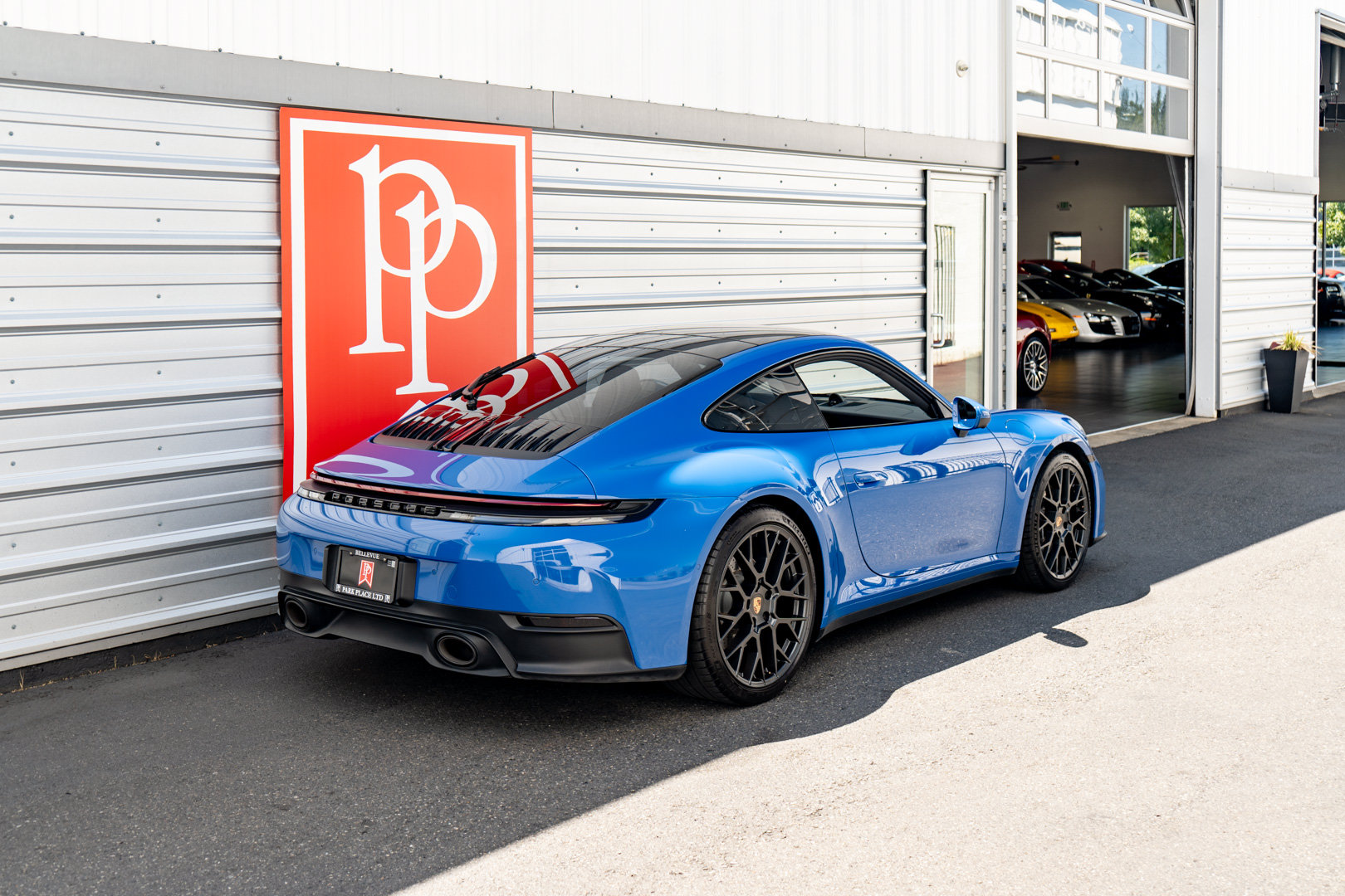 Used 2025 Porsche 911 Carrera RWD image 37