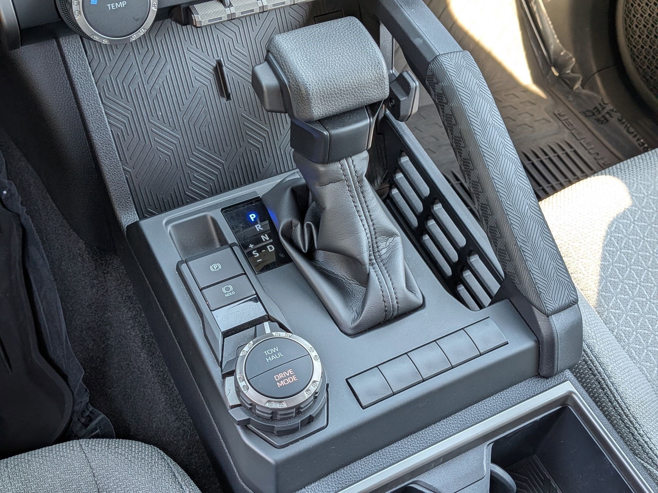 Used 2025 Toyota 4Runner SR5 AWD/4WD image 27