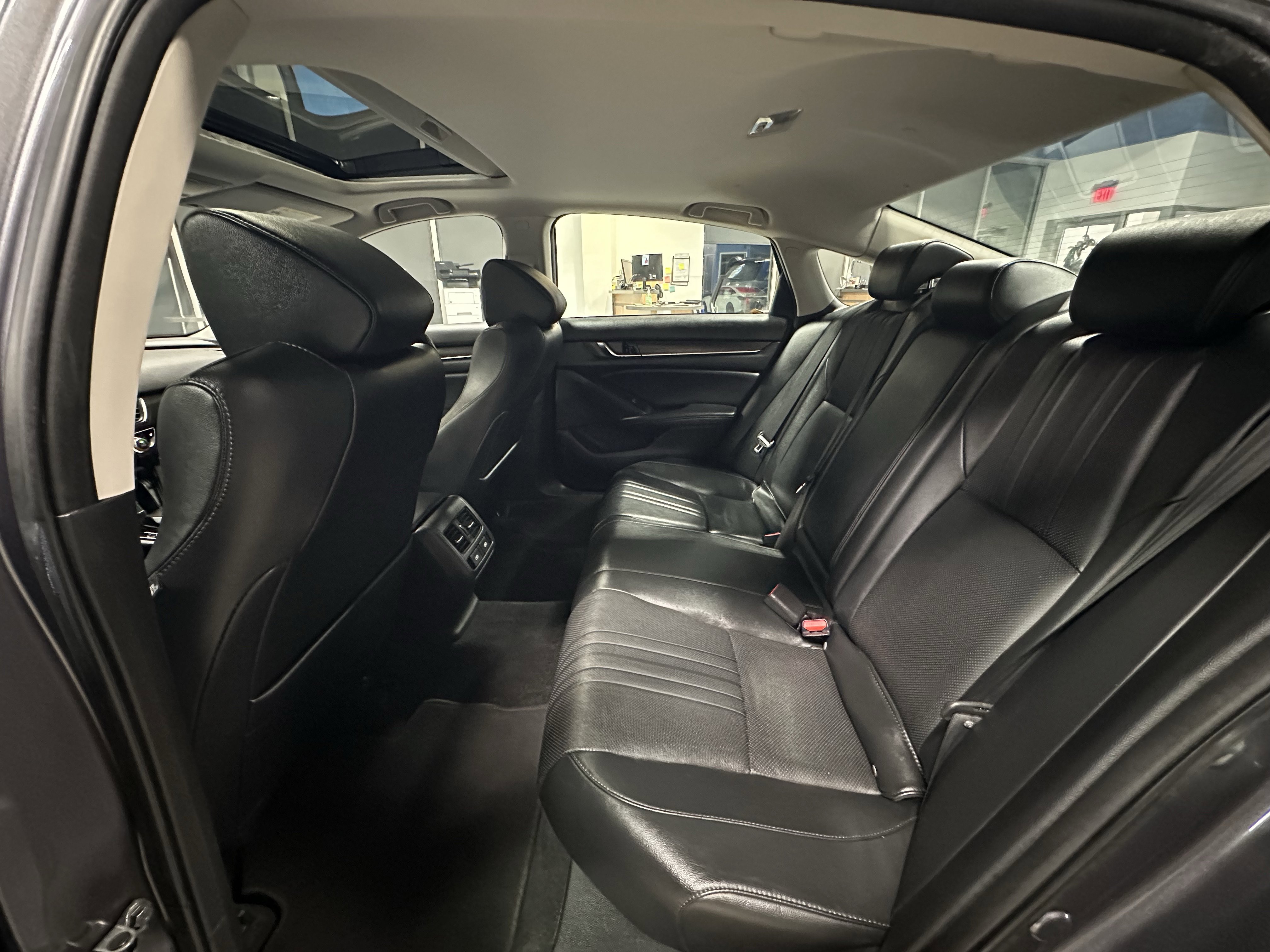 Used 2021 Honda Accord EX-L image 18