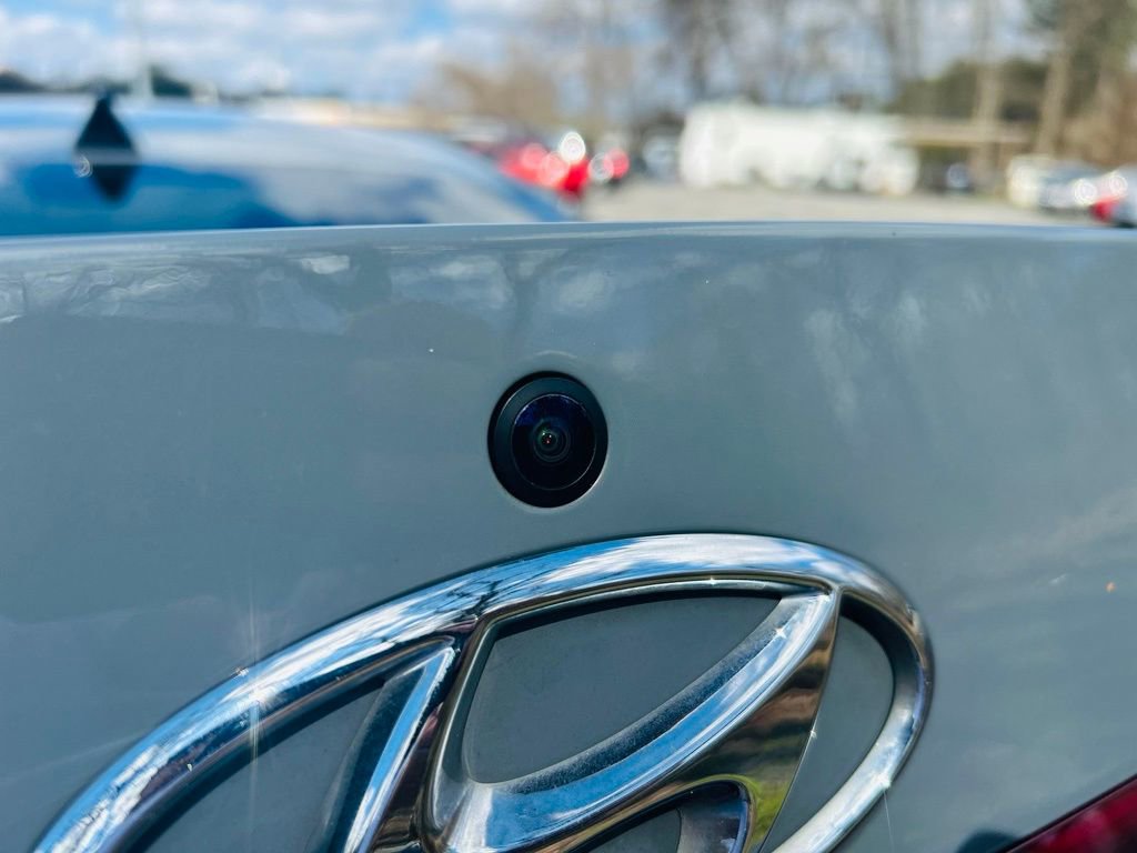 Used 2021 Hyundai Elantra SEL w/ Cargo Package image 9