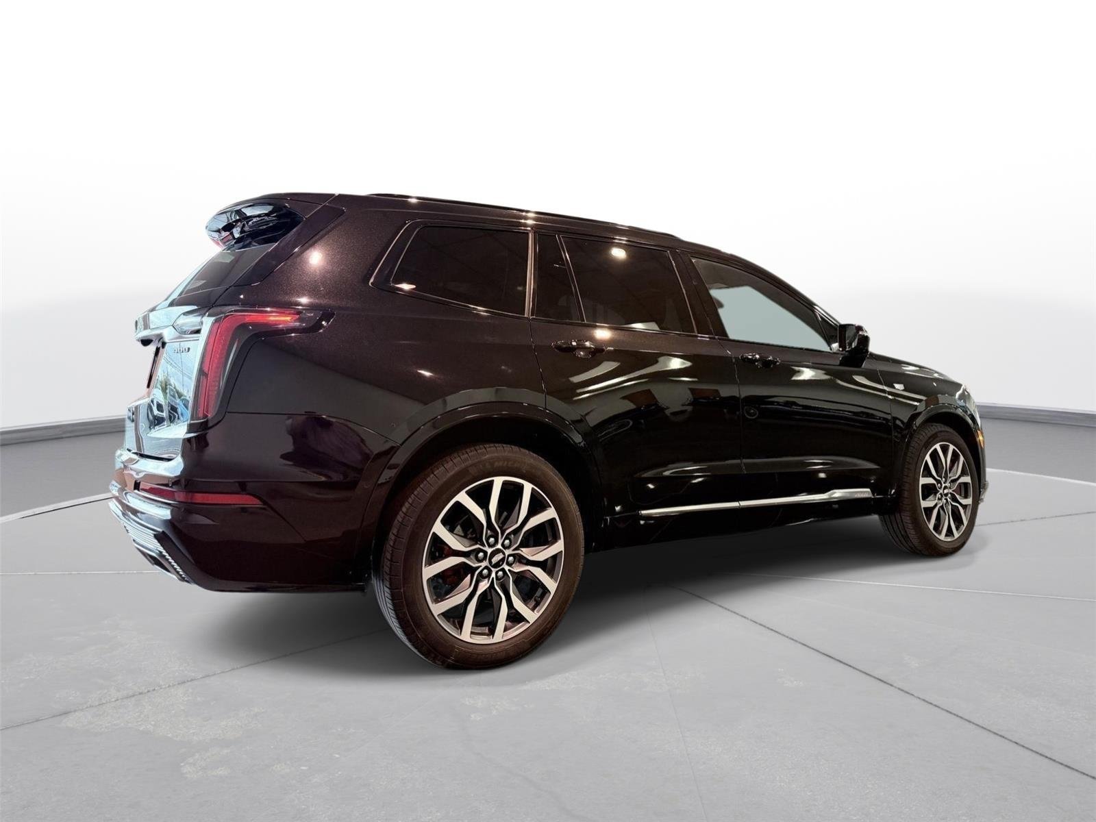 Used 2024 Cadillac XT6 Sport w/ Technology Package AWD/4WD image 12