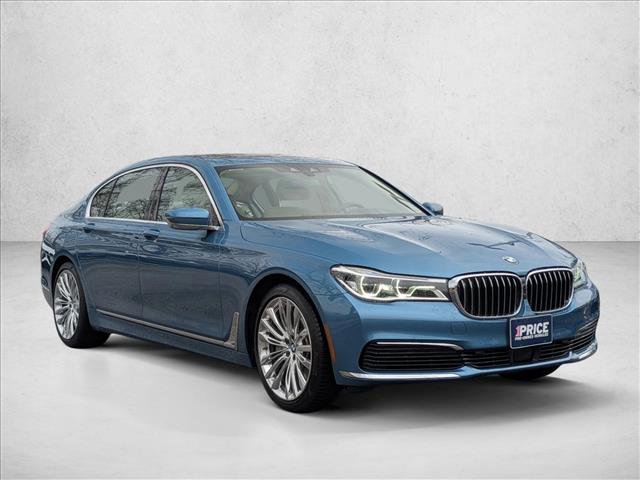 Used 2019 BMW 750i xDrive w/ Executive Package image 3