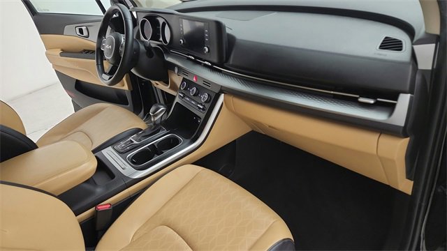 Used 2022 Kia Carnival LX image 28