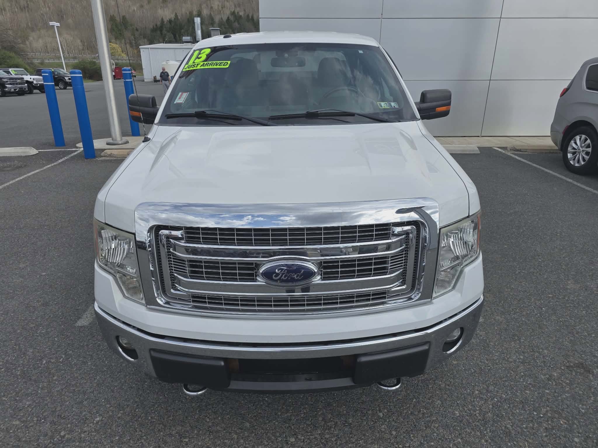 Used 2013 Ford F150 XLT w/ XLT Chrome Pkg image 9