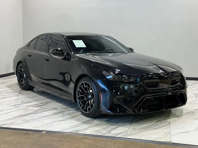 Used 2025 BMW M5 w/ Executive Package image 5