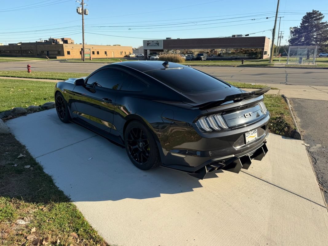 Used 2023 Ford Mustang GT Premium w/ Equipment Group 401A RWD image 7